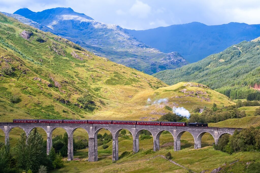 IFT-Reiseagentur-Hamburg GlenfIFT-Reiseagentur Eppendorf-Copyright-Robert-Neumann-fotolia.com_Glenfinnan Viadukt