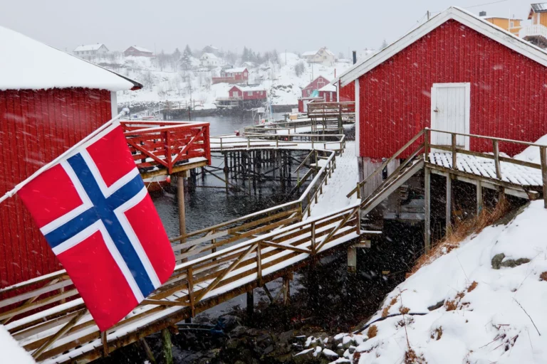 day-10_reine-in-lofoten-2_norway_shutterstock