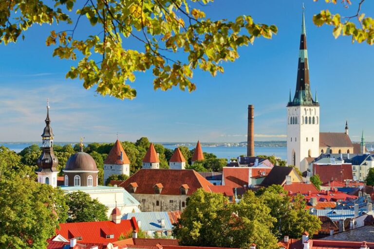 tallinn_-_estland_-_seanpavonephoto_-_fotolia.com_x